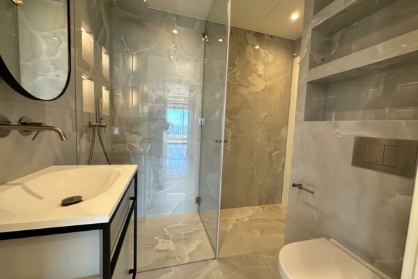 MONACO CENTRE RIVIERA PALACE 4 PIECES RENOVE MEUBLE MIXTE